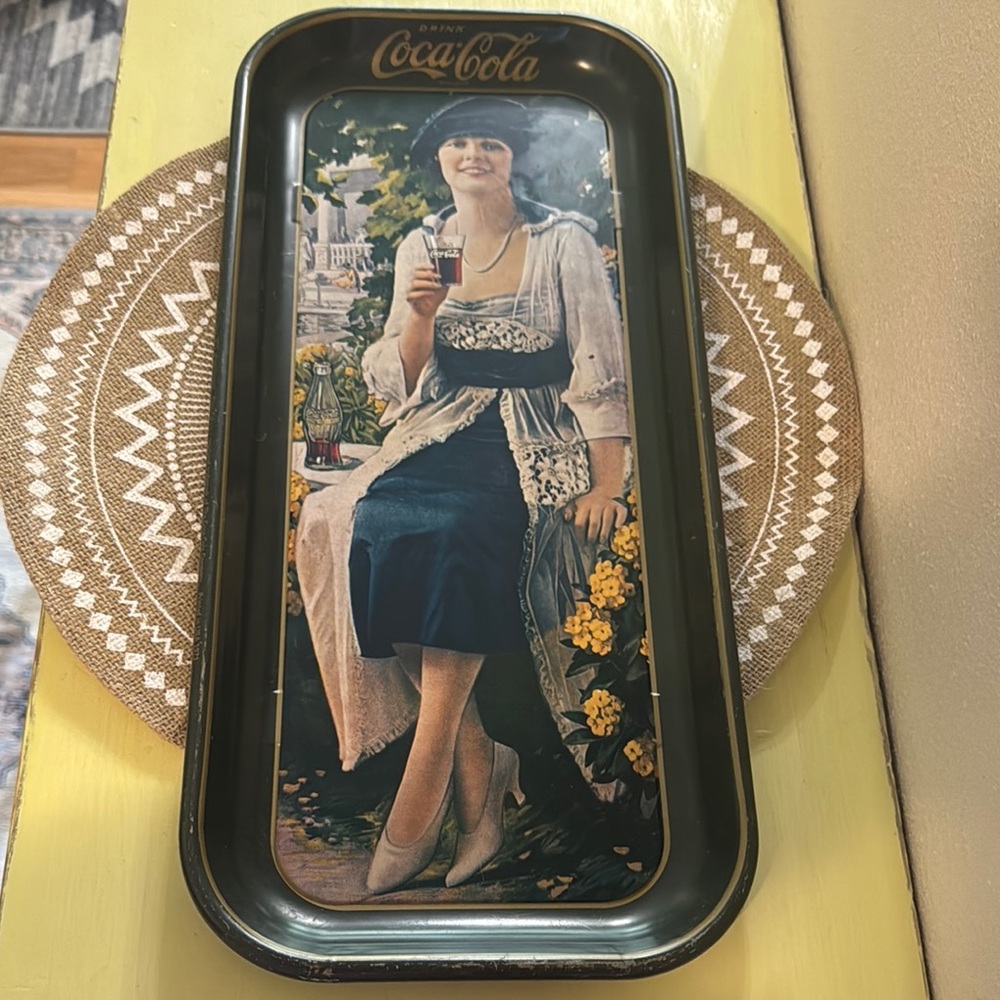 VTG 1973 Metal Coca-Cola Serving Tray